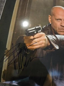 Bruce Willis signiert (COA) 8x10 • SUPERSTAR - Iconic Actor - Bild 1 von 3