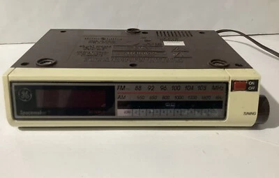 Vintage GE Spacemaker Model 7-4212A Digital Clock Radio Under Cabinet  - Image 1 of 3