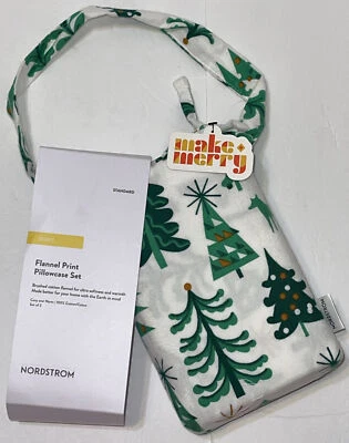 ¡NUEVO! Fundas de almohada estándar con estampado de árbol de Navidad de franela NORDSTROM - Juego de 2 Foto 1 de 4