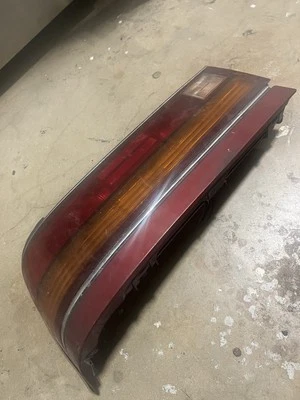 Driver de lanterna traseira esquerda 89 90 91 92 CRESSIDA Mx83 fabricante de equipamento original  - Imagem 1 de 2