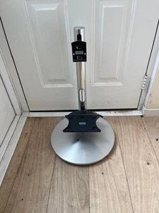 Bang & Olufsen BeoVision 7-32 & Beolab 7.1/2 Motorised Table Stand - Picture 1 of 4