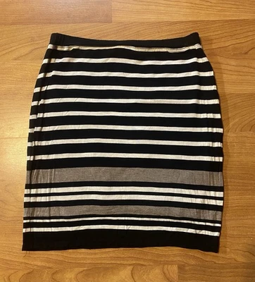 Minifalda mediana para mujer Max Studio negra blanca gris a rayas elástica forrada de punto Foto 1 de 4