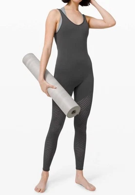 Новый с ценниками цельный боди Lululemon Reveal Digi Rain размер 4 с графитовыми серыми вырезами 138 долл. США - Изображение 1 из 4
