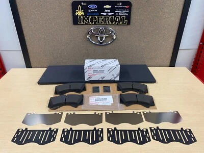 Toyota Tundra 2007-2017 pastillas de freno delanteras originales OEM con cuñas 044650C020  Foto 1 de 4