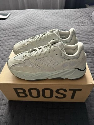 Talla 11 - Adidas Yeezy Boost 700 Salt Nuevo Foto 1 de 4
