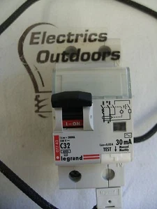 LEGRAND 32 AMP TYPE C 6 kA 30 mA DOUBLE POLE RCBO RCD MCB 230V 077 43 BSEN 61009 - Picture 1 of 3