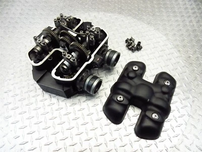 Triumph Speedmaster 2009 09-17 culata árbol de levas válvula cubierta motor Foto 1 de 4