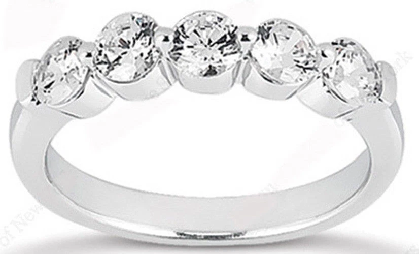 Wedding Ring Anniversary Band  7 Stone diamond, 1.06 carat G color si1 clarity - Image 1 of 1