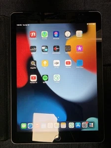 Apple iPad (5th Generation) A1823 32 GB, Wi-Fi + 4G, 9.7 in - Space Gray - Picture 1 of 8