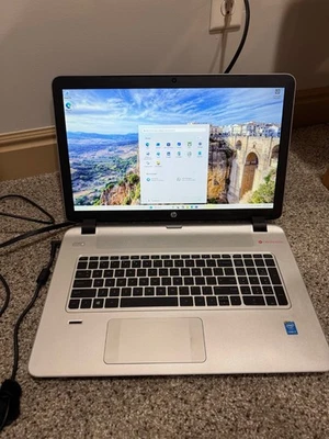 PC Notebook HP Envy 17-G0U21AV, Windows 11 Pro, i7-4710HQ, 16 GB de RAM, sin batería Foto 1 de 4