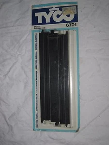 AD873 TYCO PAIRE ROUTES DROITES 225 MM VOITURE CIRCUIT ELECTRIQUE GUIDE Ref 6701 - Picture 1 of 1