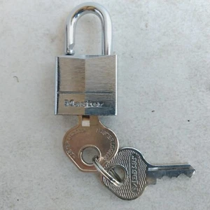 Master Miniature Padlock Two Keys - Picture 1 of 4