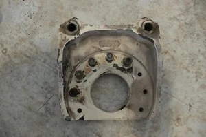 Cessna 310 brake caliper mount bracket torque plate for 30-28D Cleveland caliper - Imagen 1 de 5