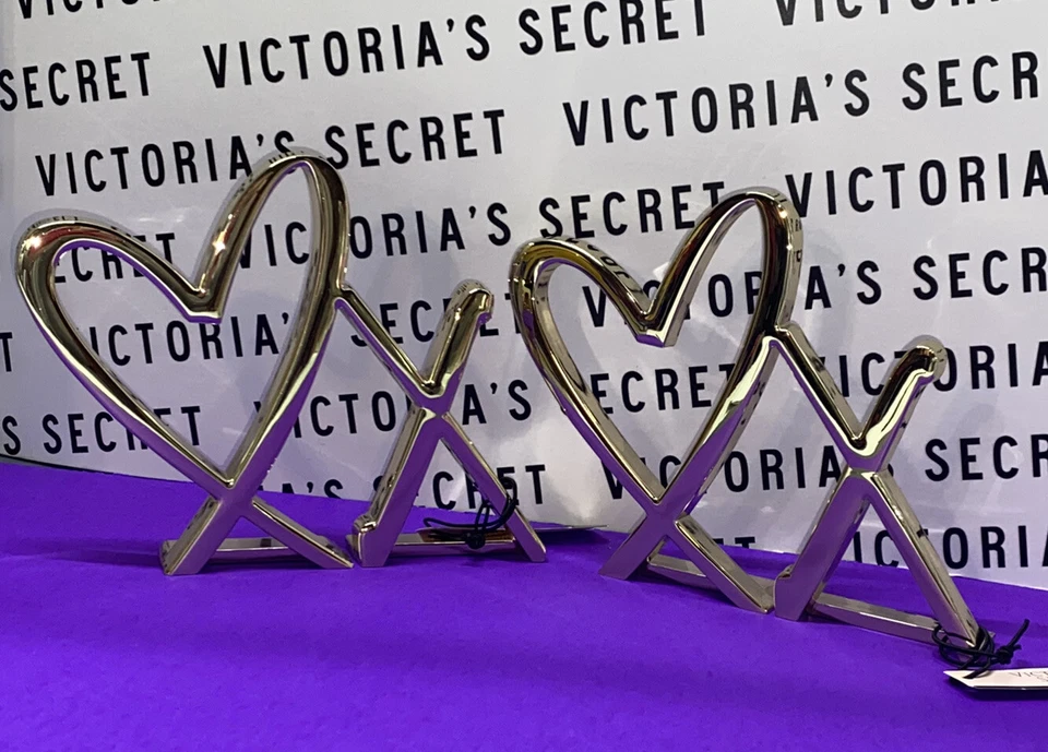 Victoria’s Secret VS ORO ICÓNICO CORAZÓN XO SUJETALIBROS Estante Mesa Decoración Juego de 2 piezas RARO Foto 1 de 4