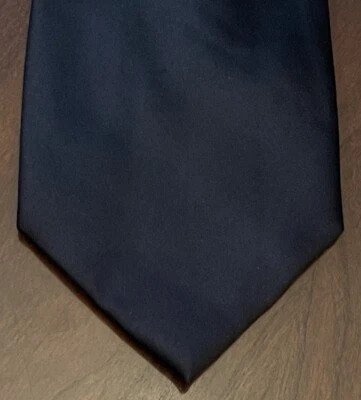 Corbata de cuello Kenneth Roberts platino negra 100 % seda para hombre hecha en China Foto 1 de 4