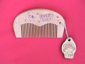 3.40" POCKET SIZED DURABLE MEDIUM TOOTHED CHERRY WOOD COMB - CUTE! FOR KIDS!  - Picture 1 of 2