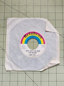 DORA HALL THESE BOOTS ARE MADE FOR WALKING REINBEAU RECORDS 45 RPM - Picture 1 of 4