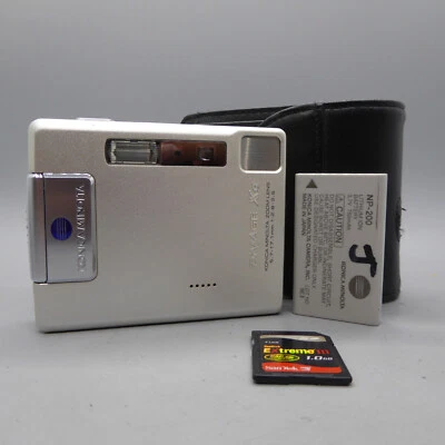 Minolta Dimage Xg 3.2MP Compact Digital Camera Silver Tested - Image 1 of 4
