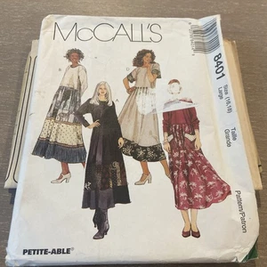 Abito donna McCall’s 8401 modello taglie forti 16 18 non tagliato nucleo cottage - Foto 1 di 4