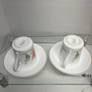 Juego de 2 tazas y 2 platillos Corelle de Corning "Pacifica" flores rosa púrpura - Imagen 1 de 7