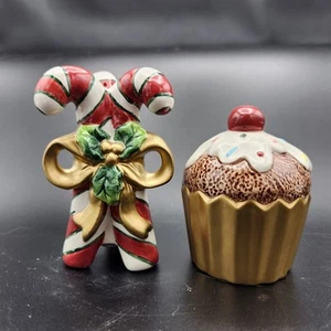 Juego de sal y pimienta de caña de caramelo ciruela de azúcar Fitz and Floyd Cupcake  - Imagen 1 de 12