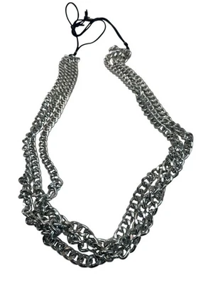 Collar de cadena multicapa plateado con cordón de cuero ajustable gótico exagerado Foto 1 de 3