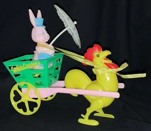 VINTAGE ROSBRO PLASTIC EASTER TOY - ROOSTER PULLING ‘EASTER EXPRESS’ & BUNNY - Picture 1 of 10
