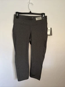 GapFit Women's M Compression Capris Charcoal Gray Yoga Pants NWT - Picture 1 of 11