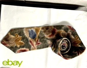 Van Heusen 417 Tie 100% Silk 60" Formal Neck Tie - Picture 1 of 3