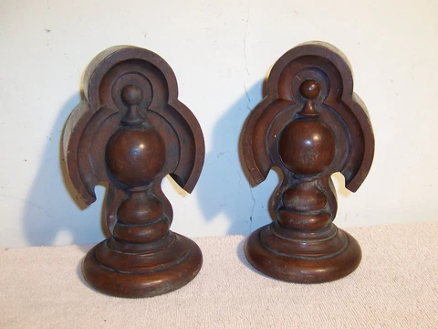 Nice Pair Antique Original Walnut Wood Victorian Finials Cover
