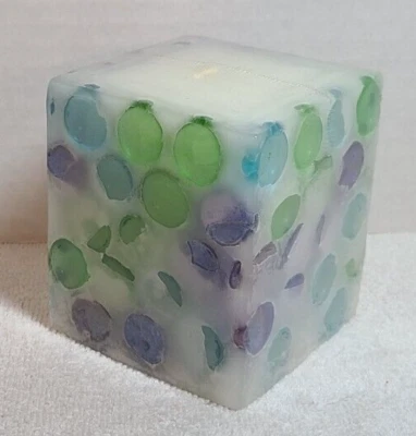 Vela de cera Hallmark cuadrada sin perfume Foto 1 de 4