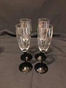 Set Of 4 Blacks Stemmed Champagne Glasses - Picture 1 of 5