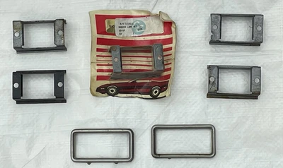 Chevrolet Corvette 1968-69 marcador lateral soporte lámpara retenedor y moldura lote 7 Foto 1 de 4