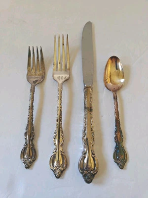 Juego de cubiertos con incrustaciones de plata profunda internacional de 21 piezas cubiertos con cucharas para servir Foto 1 de 4