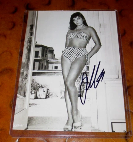 Joan Collins actress signed autographed photo Dynasty Golden Globe Best Actress Cover
