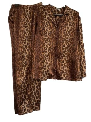 Juego de pijama de 2 piezas con estampado animal de leopardo Bloomingdale’s 100 % poliéster talla 1X Foto 1 de 4