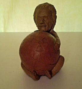 Brillante Escultura de Arcilla Tierra/Globo Albert Einstein Guerra Nuclear Política Segunda Guerra Mundial - Imagen 1 de 7