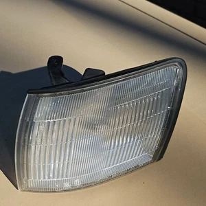 LEXUS LS400 FRONT SIDE MARKER LIGHT DRIVERS SIDE 1990-1994 - Picture 1 of 2