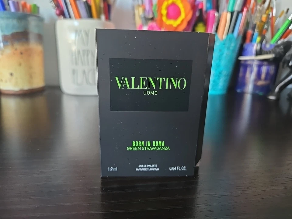 Valentino Uomo Born in Roma Green Stravaganza EDT muestra spray 1,2 ml/0,04 oz Foto 1 de 1