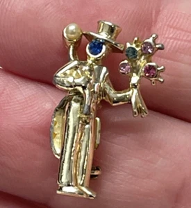 Vintage Man Holding Bouquet Balloon Gold Tone Brooch Scatter Pin 40s - Picture 1 of 5