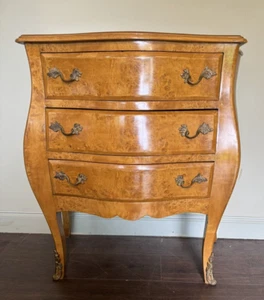 Bombe Shaped Chest of Drawers- Birds Eye Maple - Picture 1 of 15