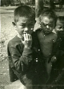 Vietnam Saigon Street Scene Young Children Boys Old Photo 1935 - Imagen 1 de 3