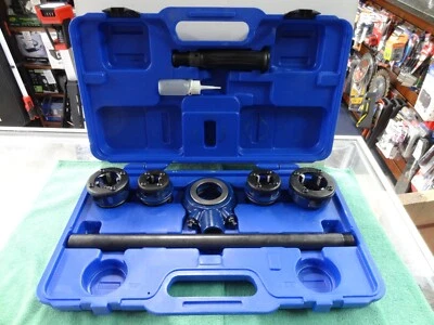 ProFitter Manual Ratchet Pipe Threader  1/2"-1-1/4" NPT  Set w/ 4 Die Heads - Image 1 of 4
