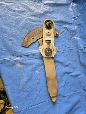 83 84 85 86 FORD THUNDERBIRD IZQUIERDO FRT MANUAL VENTANA REGULADOR LADO CONDUCTOR 25844 Foto 1 de 2