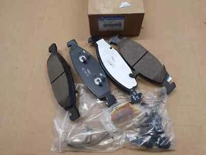 GENUINE MOPAR JEEP GRAND CHEROKEE XJ WJ WG 88-05 FRONT BRAKE PAD SET 05018592AB - Picture 1 of 1