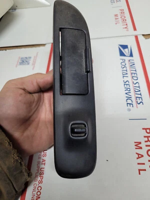 Interruptor de ventana trasera izquierda Buick Lesabre 2000 2001 2002 2003 2004 2005 Foto 1 de 3