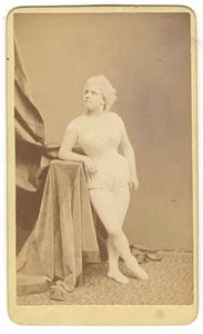*BURLESQUE: 1868 SPÄRLICH GEKLEIDETE SCHAUSPIELERIN CDV LYDIA THOMPSONS BRITISCHE BLONDINEN?* - Bild 1 von 2