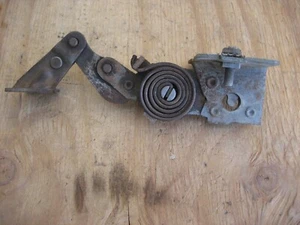 1950 1951 1952 CADILLAC DRIVERS DOOR STOPPER SPRING HINGE-LEFT FRONT DOOR - Bild 1 von 18