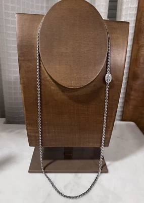 Collar de 28" de cadena de eslabones infinitos plateados con cerradura de cerradura marca FOSSIL Foto 1 de 3