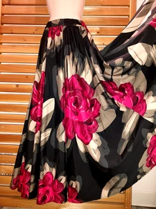 Red Rose Beautiful Wide Flare Full Swing SKIRT Small-Medium Dance Party Romance - Picture 1 of 11
